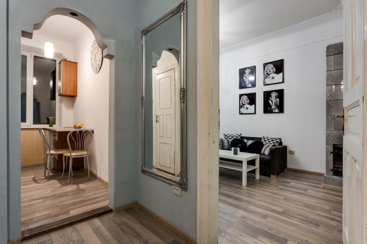 Apartment On Sharanevycha Lviv Exterior photo